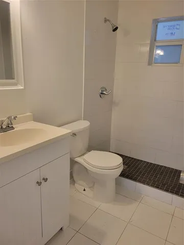 $2,175 | 600 South Luna Court, Unit 29, Hollywood, FL 33021