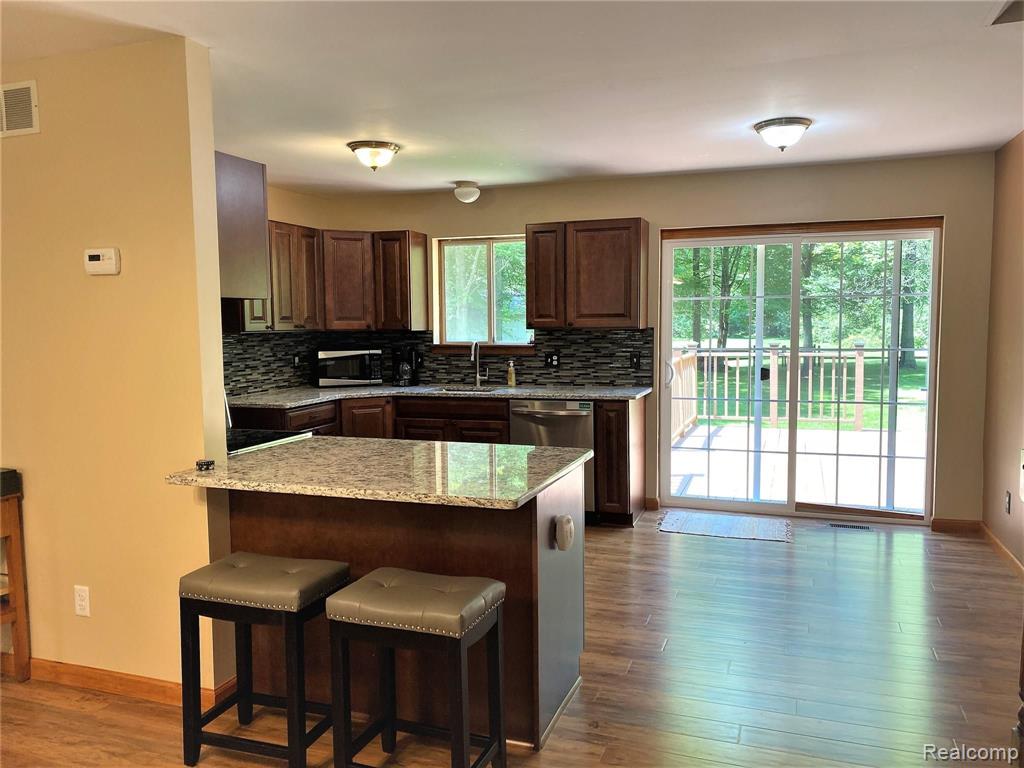1451 Yensch Road Dundee, MI 48131 - Photo 6 of 35