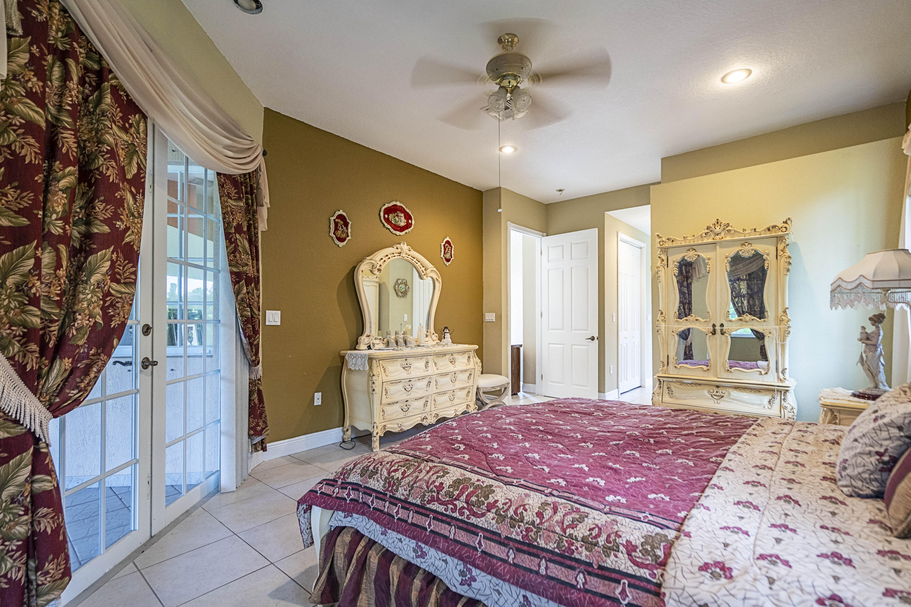 5311 Southwest 195th Terrace Southwest Ranches, FL 33332 - Photo 18 of 38 Master Bedroom