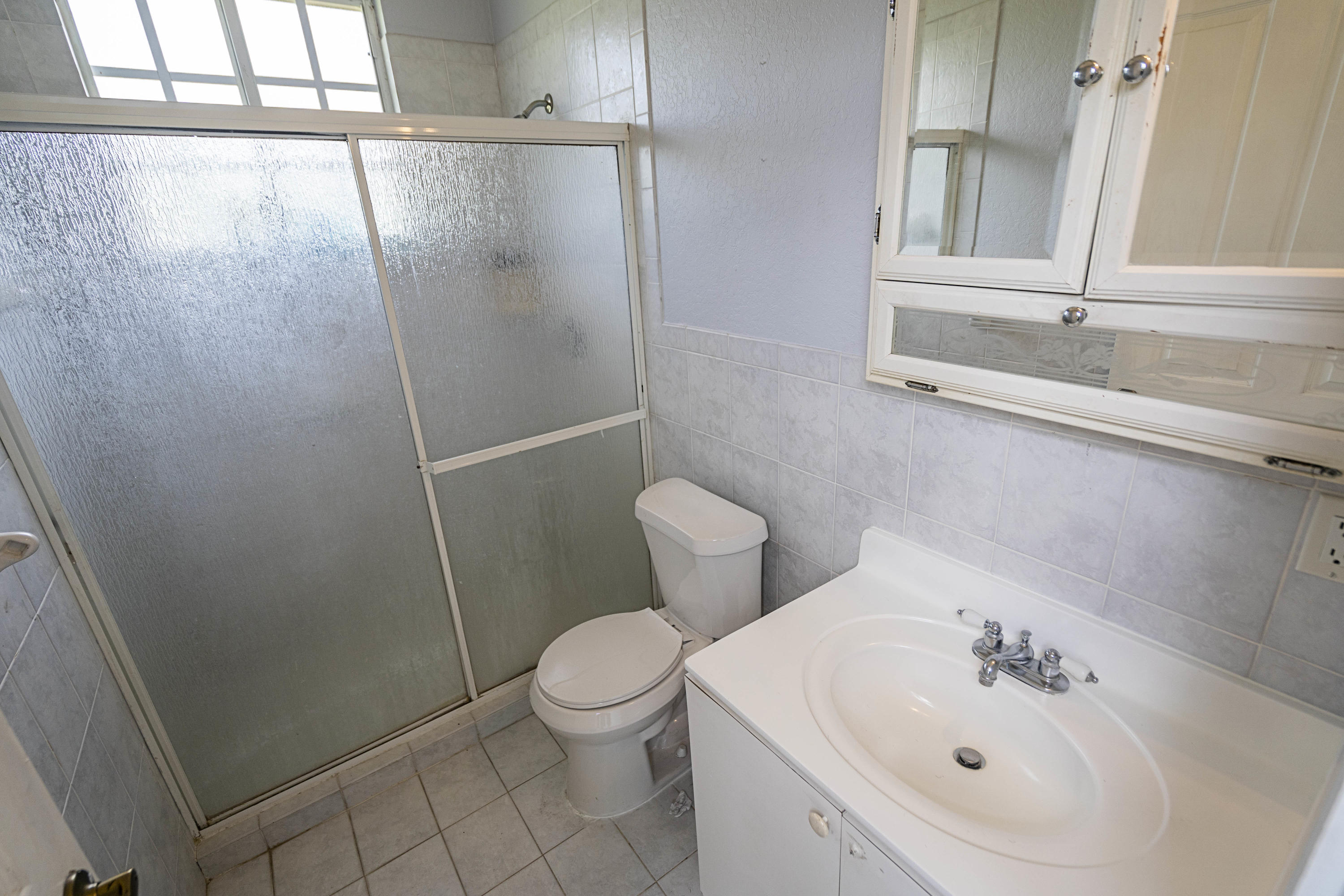 5311 Southwest 195th Terrace Southwest Ranches, FL 33332 - Photo 31 of 38 Bathroom #3