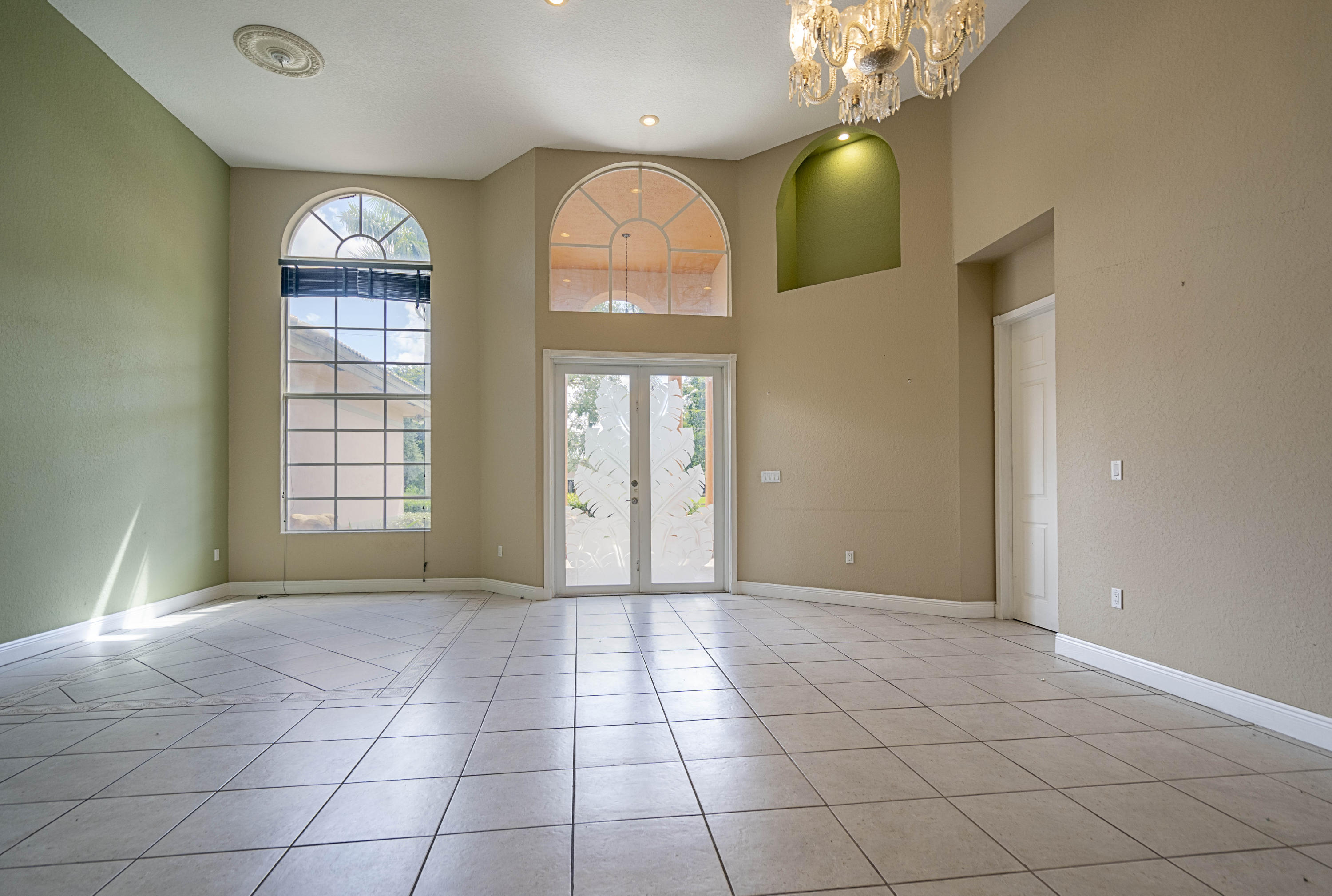 5311 Southwest 195th Terrace Southwest Ranches, FL 33332 - Photo 9 of 38 Living Room