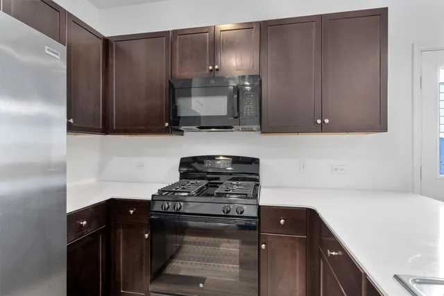 $2,000 | 7704 Poppy Petal Drive, Del Valle, TX 78617