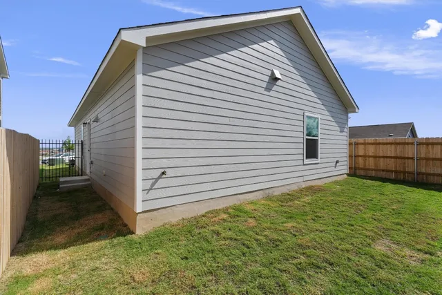 $2,000 | 7704 Poppy Petal Drive, Del Valle, TX 78617