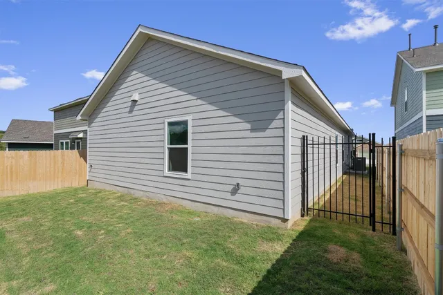 $2,000 | 7704 Poppy Petal Drive, Del Valle, TX 78617