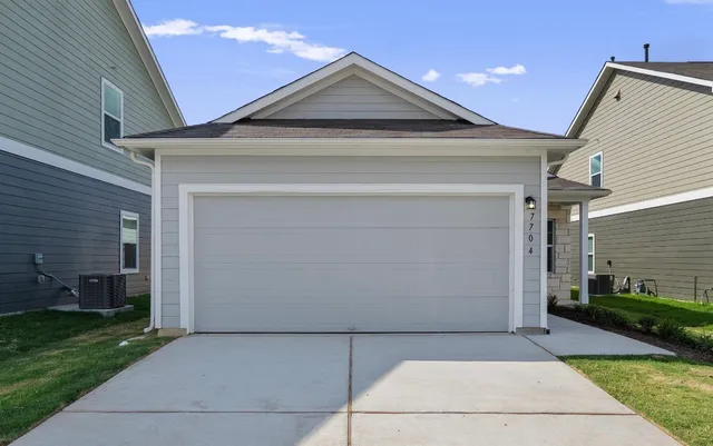 $2,000 | 7704 Poppy Petal Drive, Del Valle, TX 78617