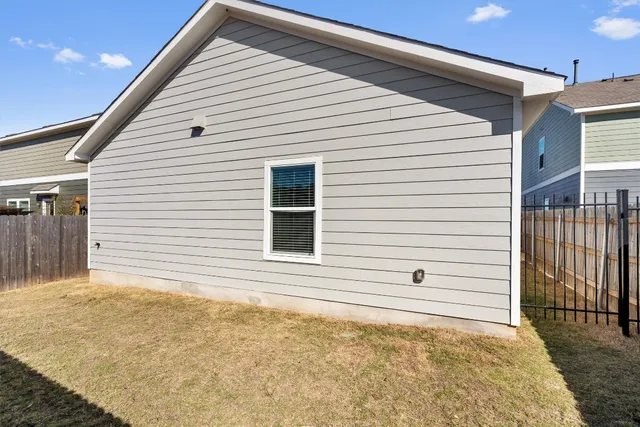 $2,000 | 7704 Poppy Petal Drive, Del Valle, TX 78617