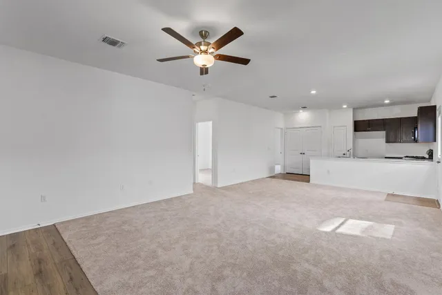 $2,000 | 7704 Poppy Petal Drive, Del Valle, TX 78617