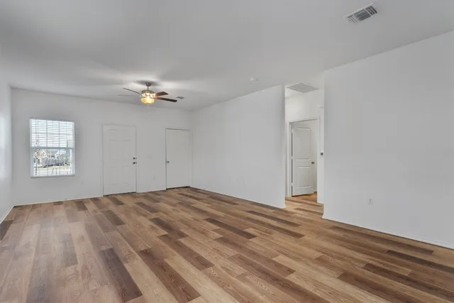 $2,000 | 7704 Poppy Petal Drive, Del Valle, TX 78617