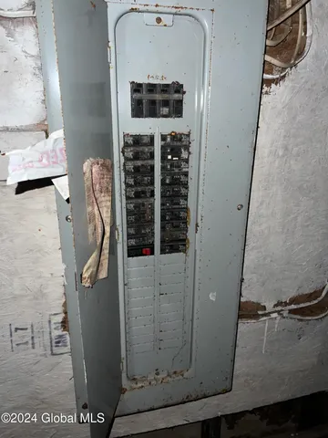 $65,000 | 3186 Plank Road, Mineville, NY 12956