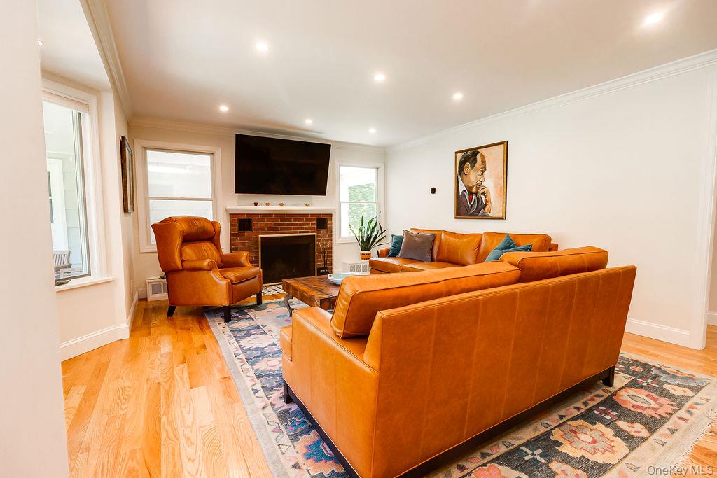 22 Braemer Road Setauket, NY 11733 - Photo 12 of 45