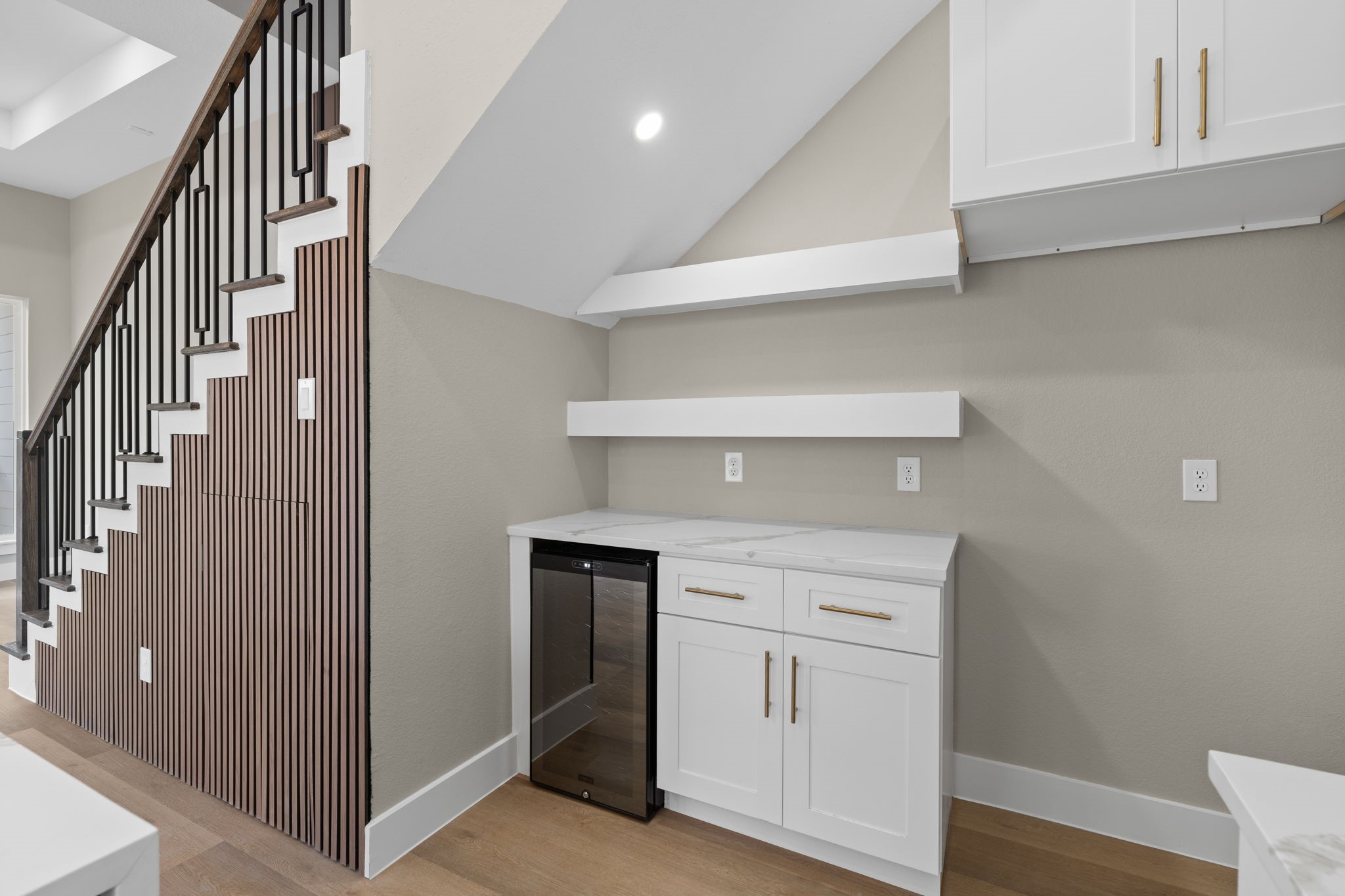 4931 Rue Street Houston, TX 77033 - Photo 5 of 19 Pictures are from previous development by builder located at 5002 Sunbeam Street, Houston, TX. Selections are subject to change.