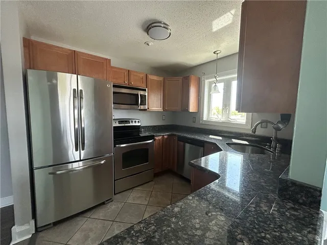 $1,900 | 728 Beverage Hill Avenue, Unit 14, Pawtucket, RI 02861