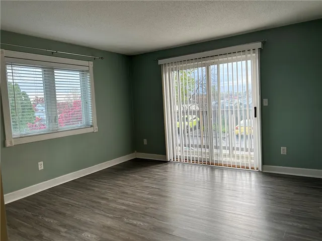 $1,900 | 728 Beverage Hill Avenue, Unit 14, Pawtucket, RI 02861