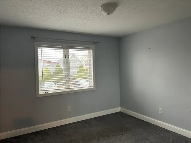 $1,900 | 728 Beverage Hill Avenue, Unit 14, Pawtucket, RI 02861