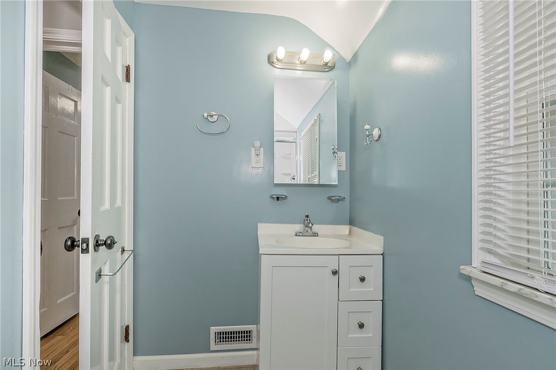 5164 Spencer Road Lyndhurst, OH 44124 - Photo 34 of 50 Gallery Image 34