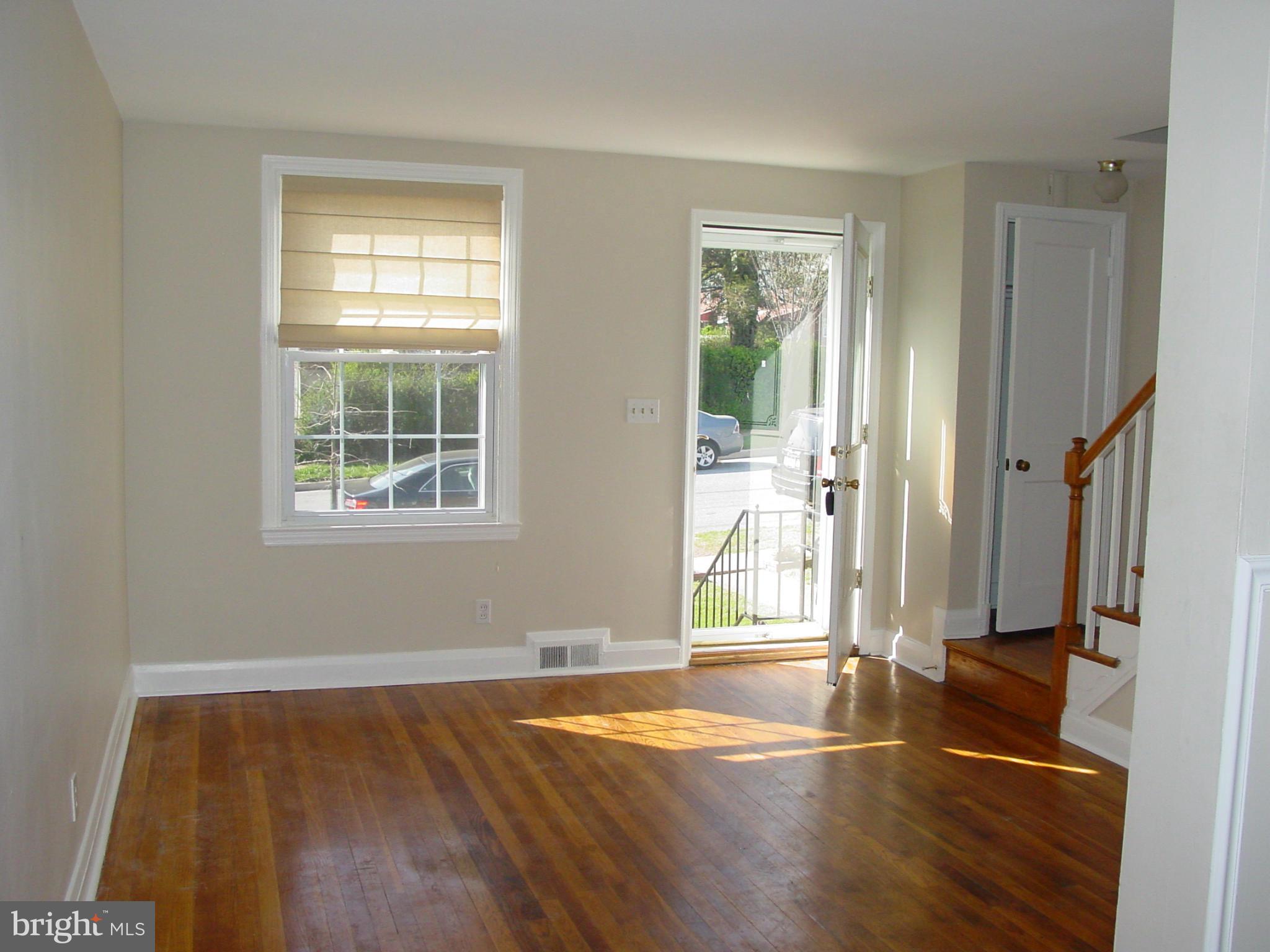 8565 Water Oak Road Baltimore, MD 21234 - Photo 2 of 14 Living Room