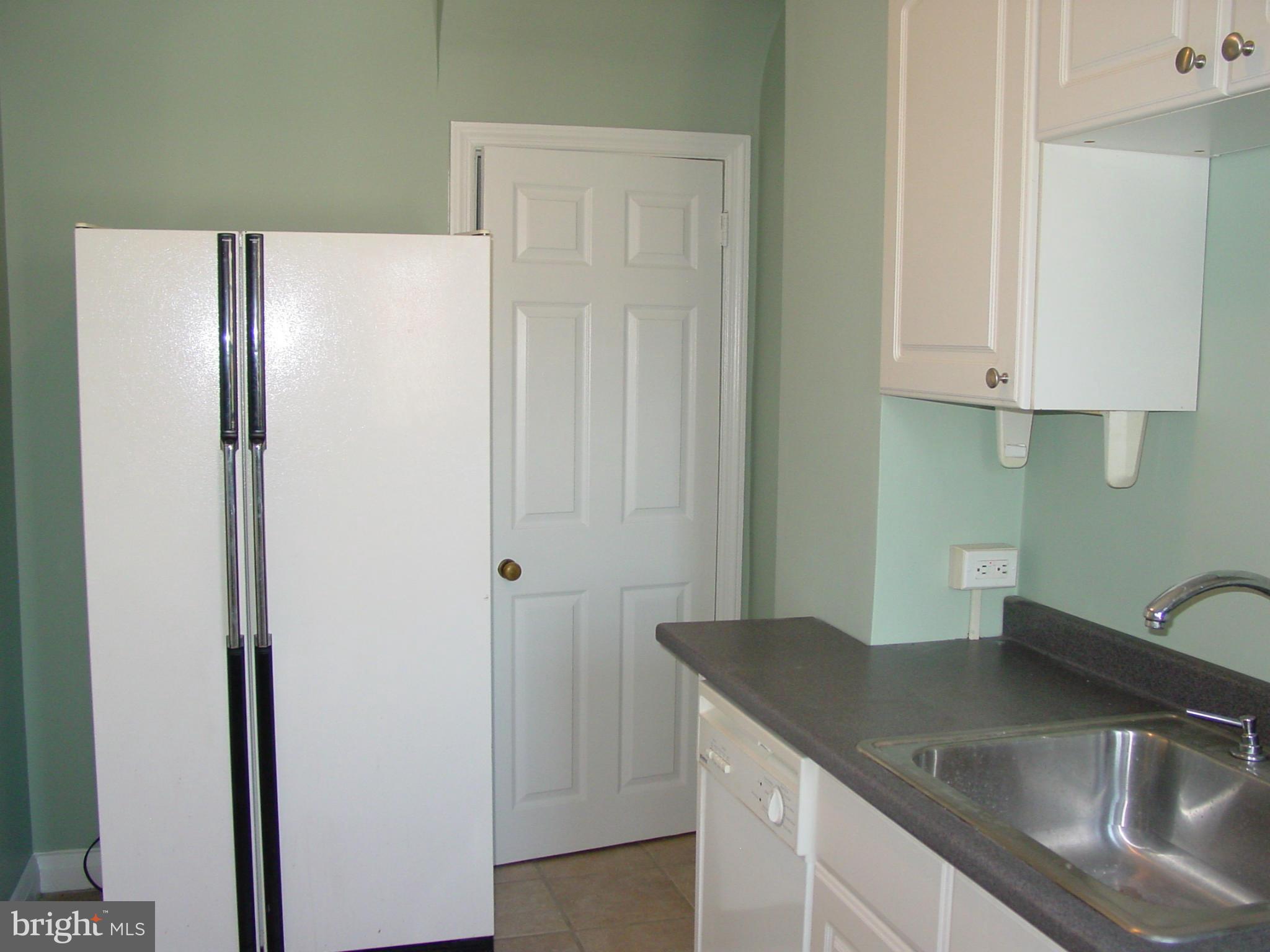8565 Water Oak Road Baltimore, MD 21234 - Photo 6 of 14 Kitchen