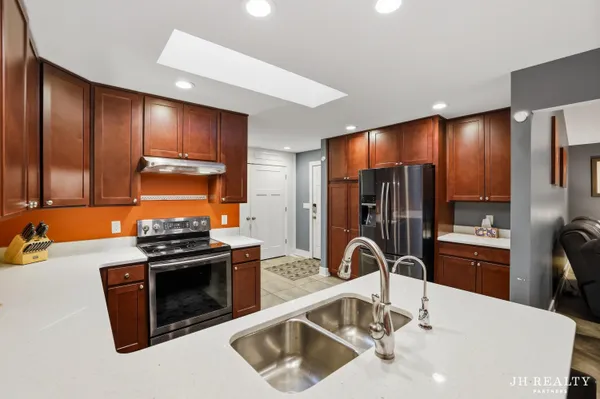 $359,900 | 5803 84th Street Southeast, Caledonia, MI 49316