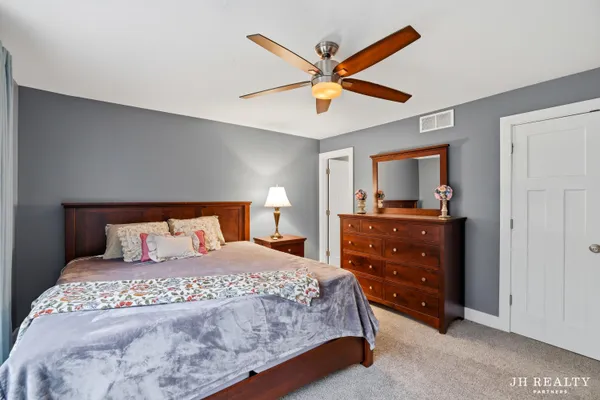 $359,900 | 5803 84th Street Southeast, Caledonia, MI 49316