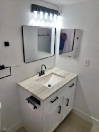 $1,550 | 16950 West Dixie Highway, Unit 335, North Miami Beach, FL 33160