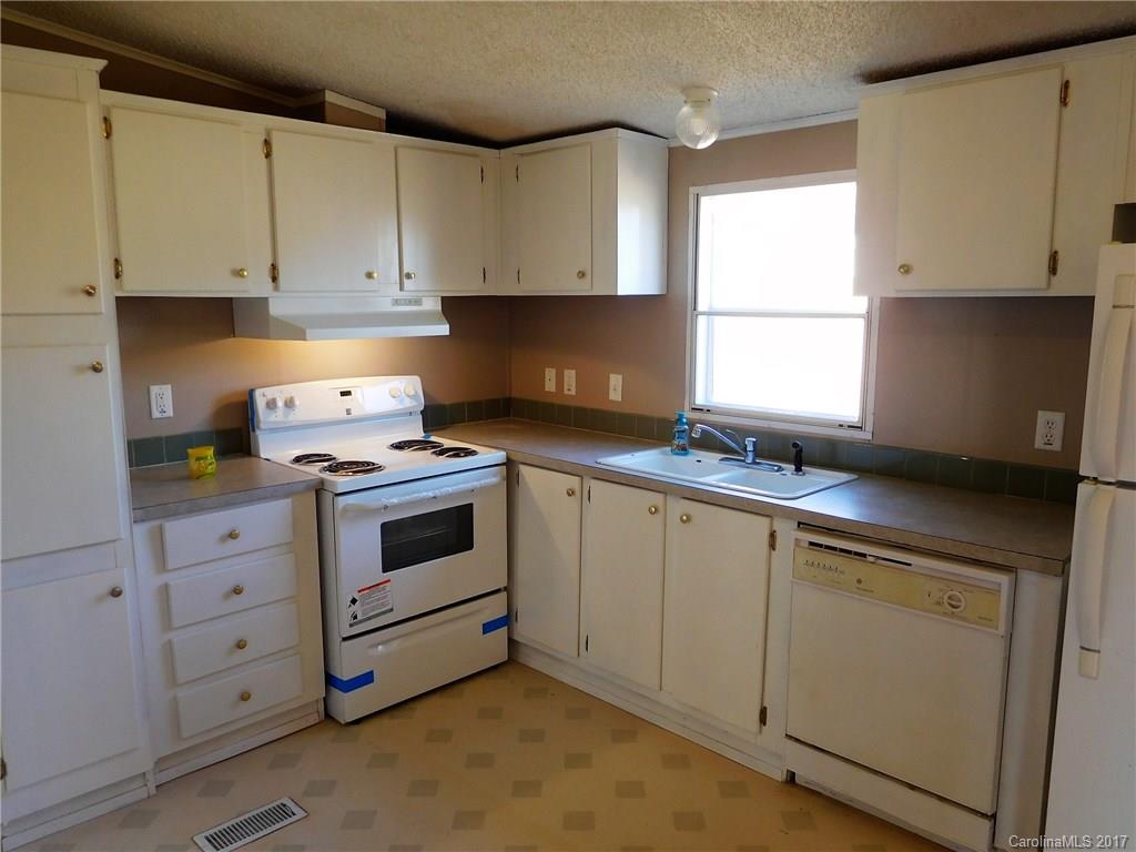 196 Reynolds Road Lexington, NC 27292 - Photo 3 of 10 Gallery Image 3