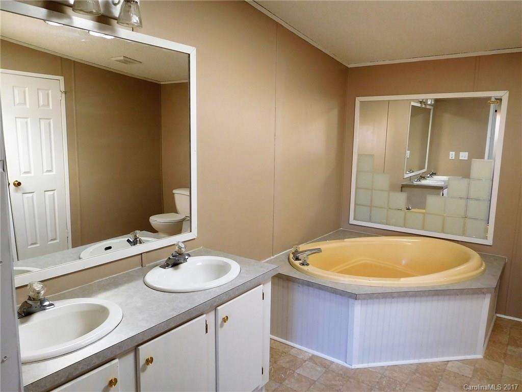 196 Reynolds Road Lexington, NC 27292 - Photo 6 of 10 Gallery Image 6