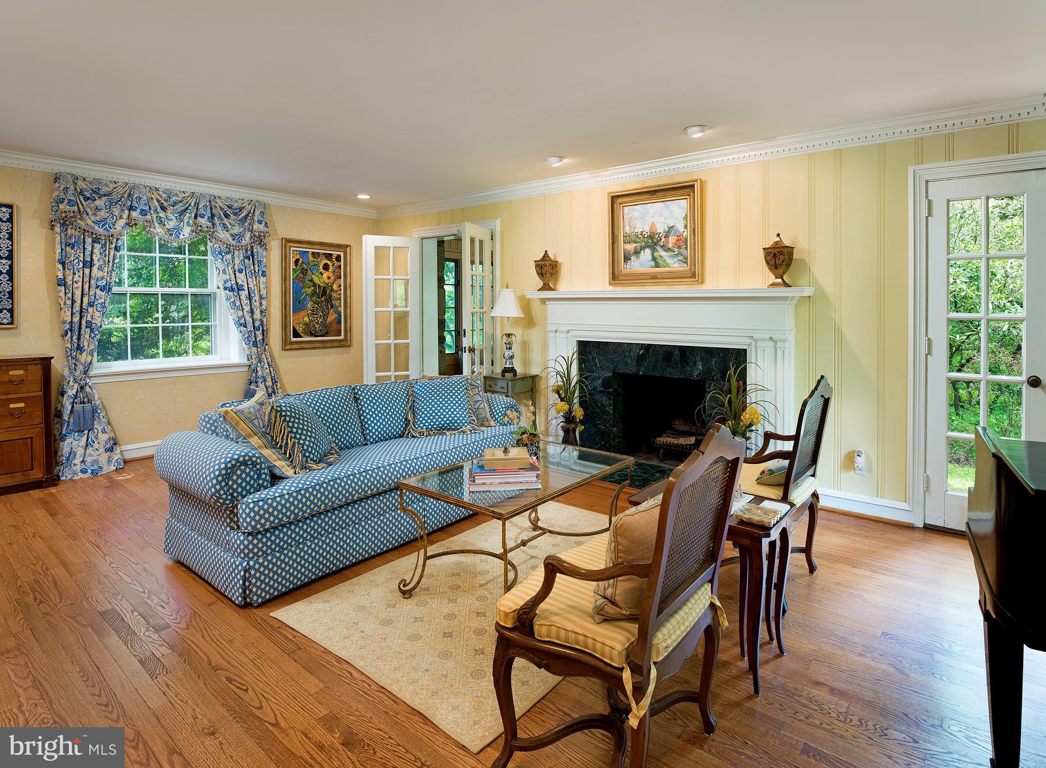 12 Sandringham Road Bala Cynwyd, PA 19004 - Photo 4 of 28 Living Room