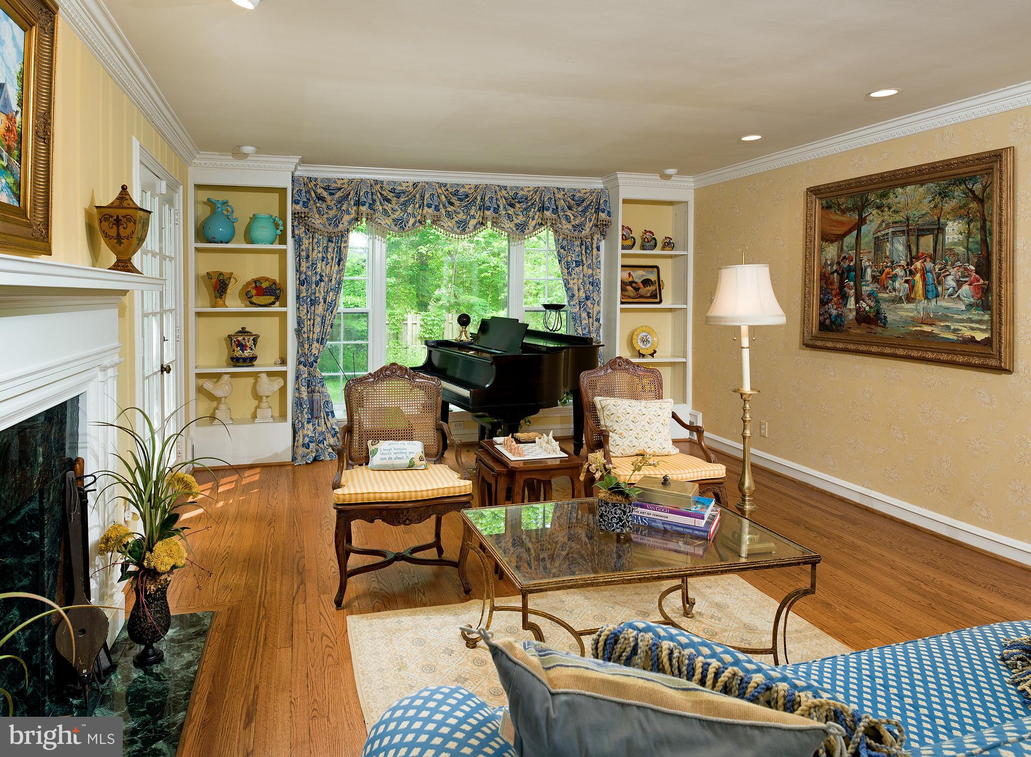 12 Sandringham Road Bala Cynwyd, PA 19004 - Photo 5 of 28 Living Room
