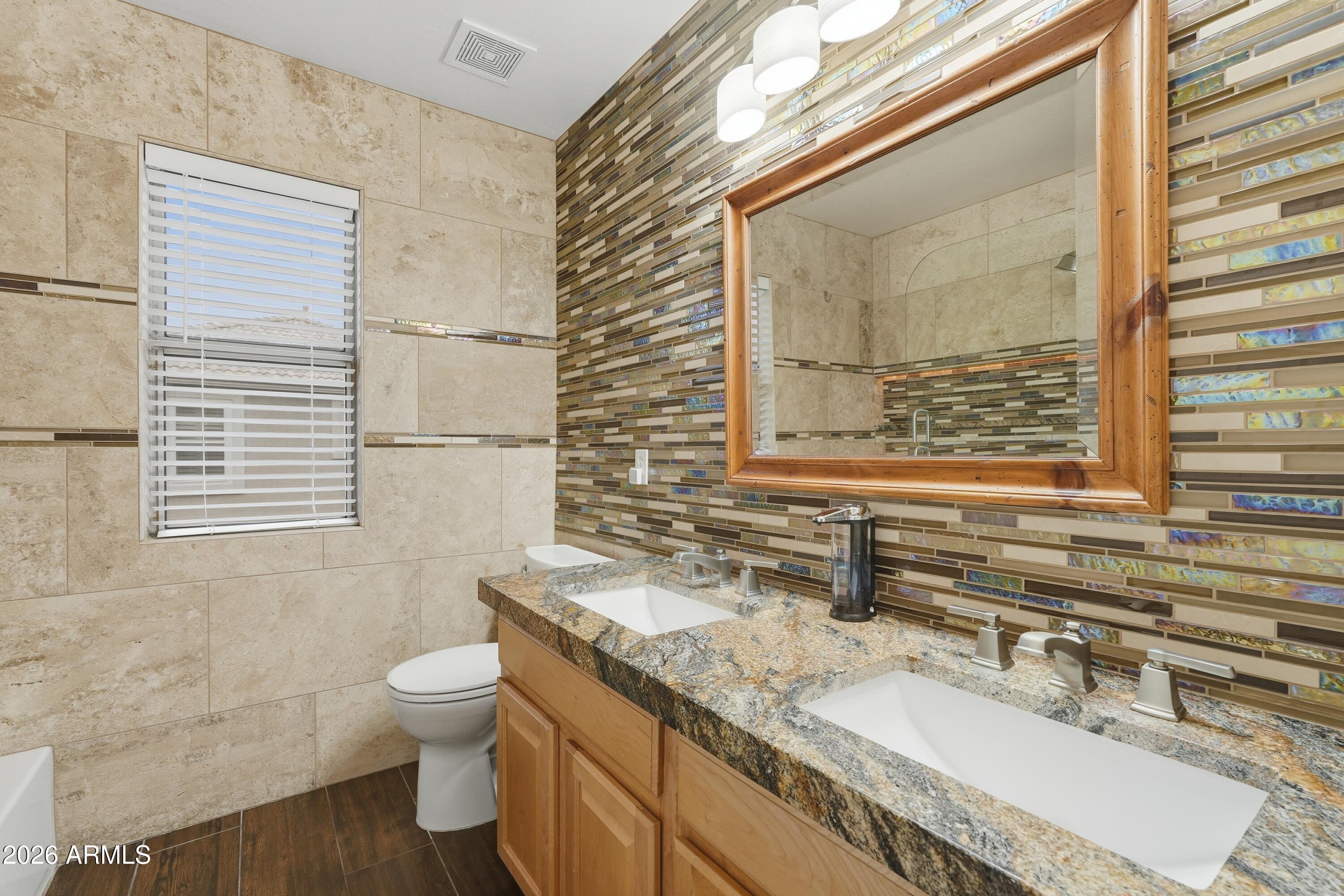 244 East Joseph Way Gilbert, AZ 85295 - Photo 30 of 50 Second Floor Bath