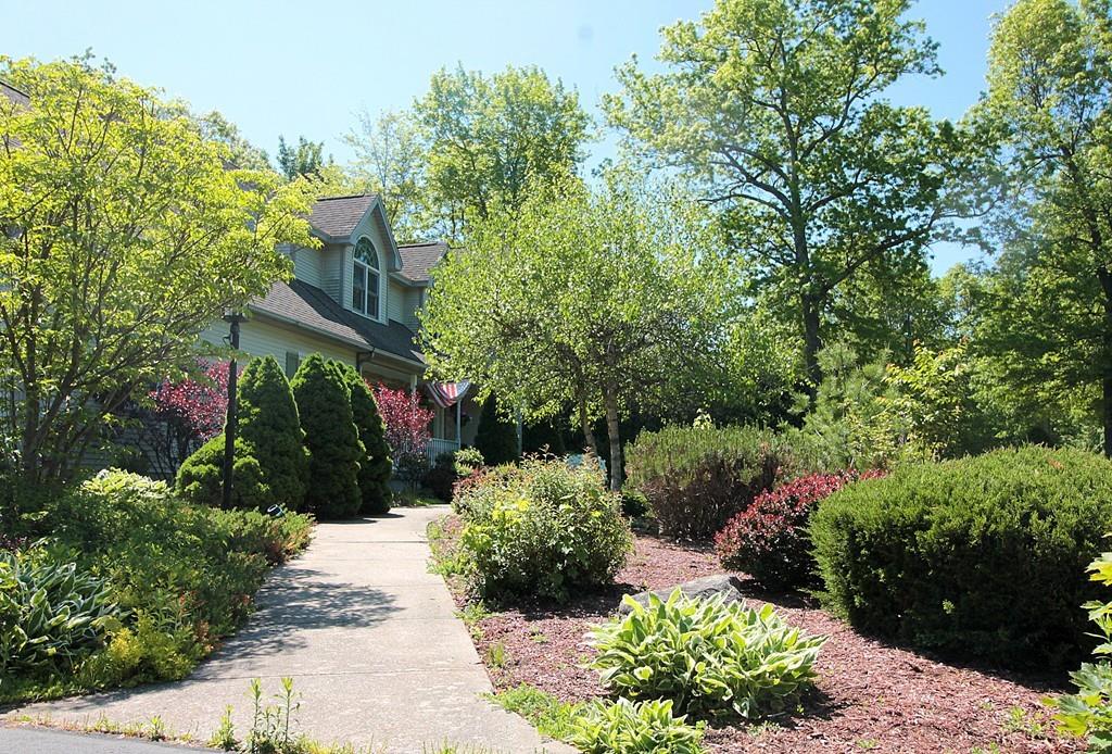 151 Stonehill Road East Longmeadow, MA 01028 - Photo 3 of 42 Gallery Image 3