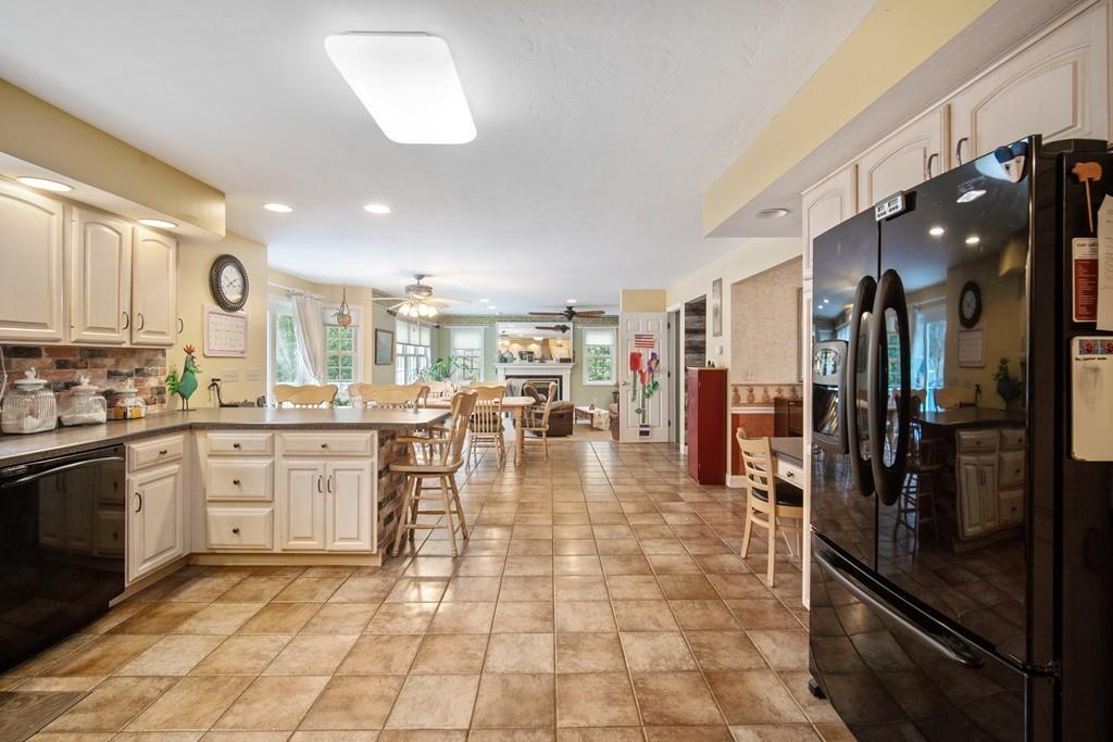 151 Stonehill Road East Longmeadow, MA 01028 - Photo 7 of 42 Gallery Image 7