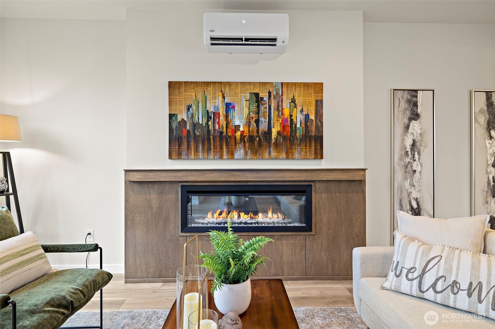 5015 144th Street Southwest, Unit B3 Edmonds, WA 98026 - Photo 20 of 39 a living room with furniture and a potted plant
