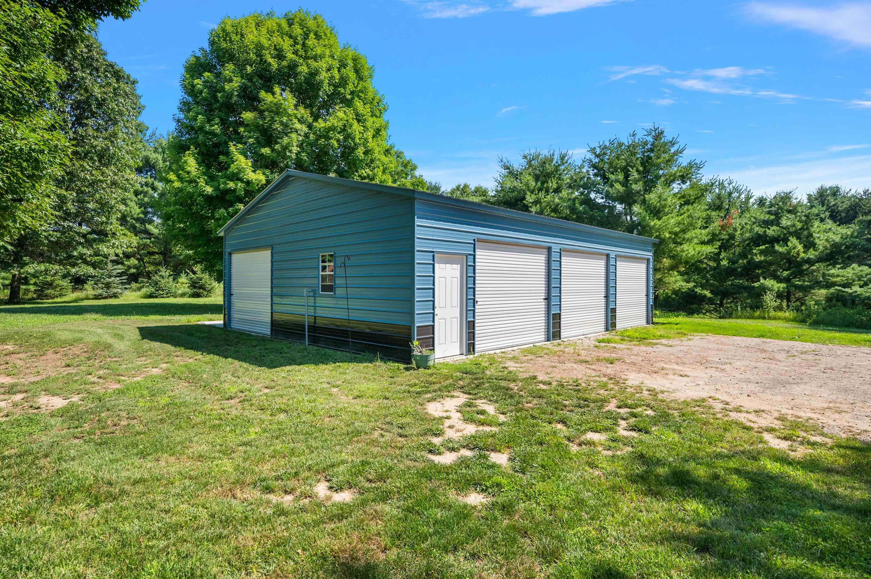 149 East Hunters Creek Road Lapeer, MI 48446 - Photo 50 of 71 50215016-c0fce34c-e3a9-4084-b83b-1204cca001dd.JPG