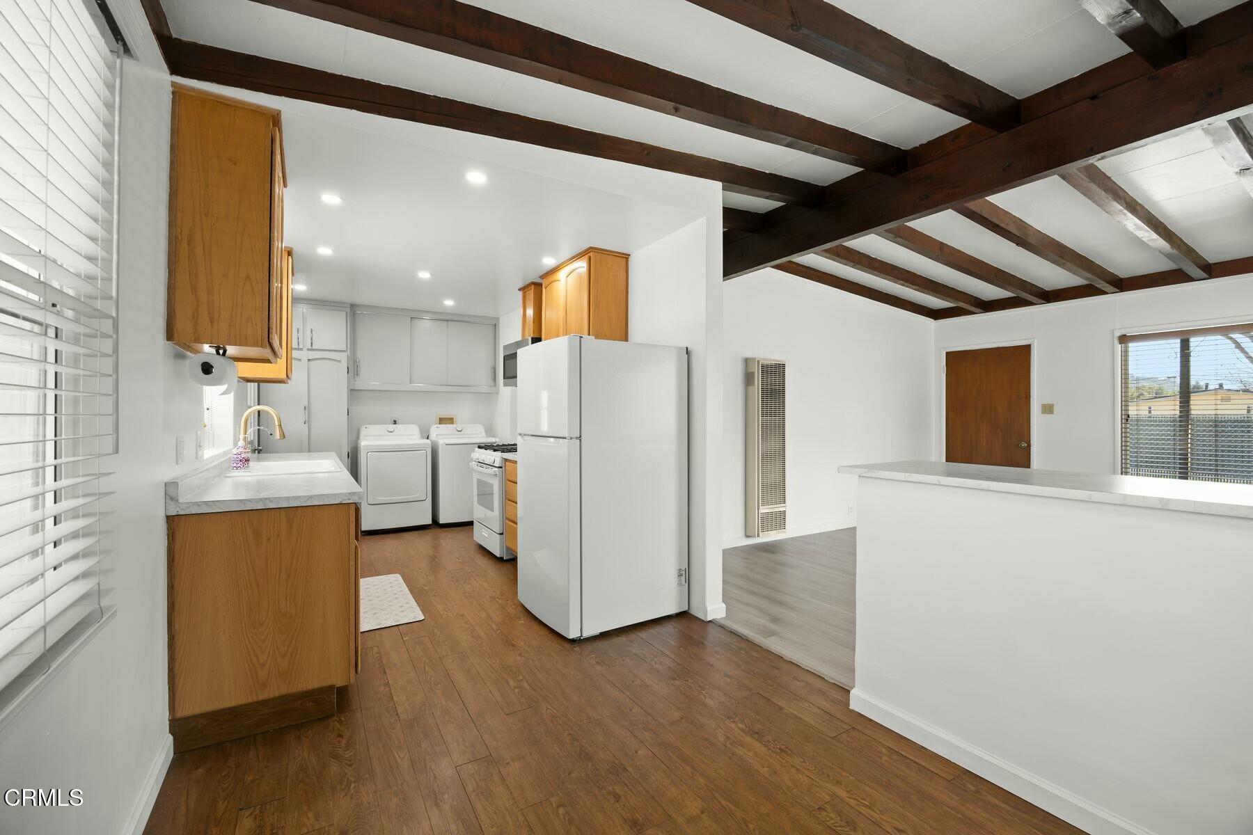 52 Prospect Street Oak View, CA 93022 - Photo 6 of 15 tempImage9zTC2P