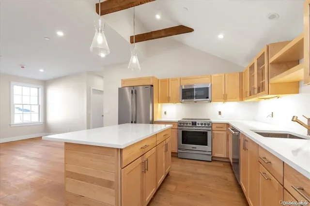 $4,600 | 108 South Street, Unit E, Oyster Bay, NY 11771