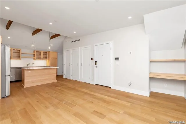 $4,600 | 108 South Street, Unit E, Oyster Bay, NY 11771