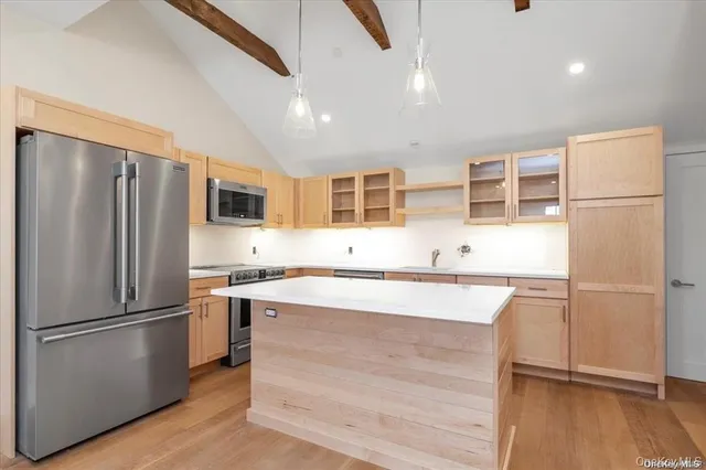 $4,600 | 108 South Street, Unit E, Oyster Bay, NY 11771