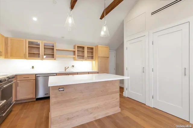 $4,600 | 108 South Street, Unit E, Oyster Bay, NY 11771