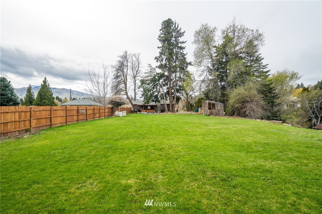 3127 Burch Mountain Road Wenatchee, WA 98801 - Photo 14 of 25 Gallery Image 14