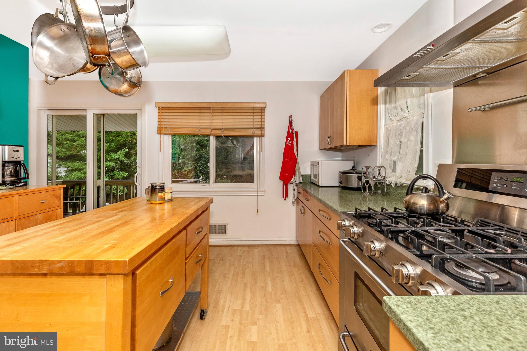 2702 Avena Street Silver Spring, MD 20902 - Photo 15 of 36 Kitchen