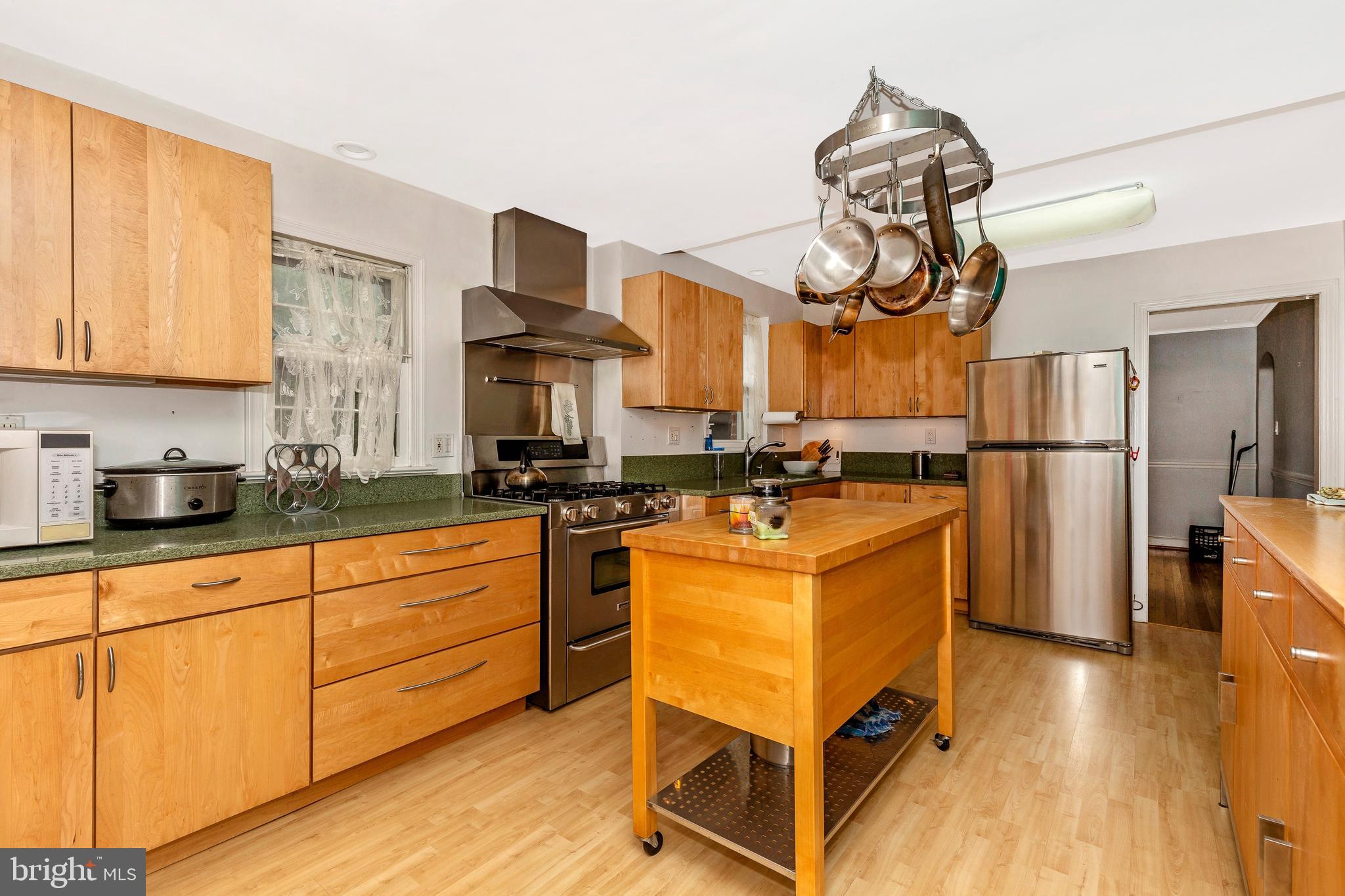 2702 Avena Street Silver Spring, MD 20902 - Photo 17 of 36 Kitchen