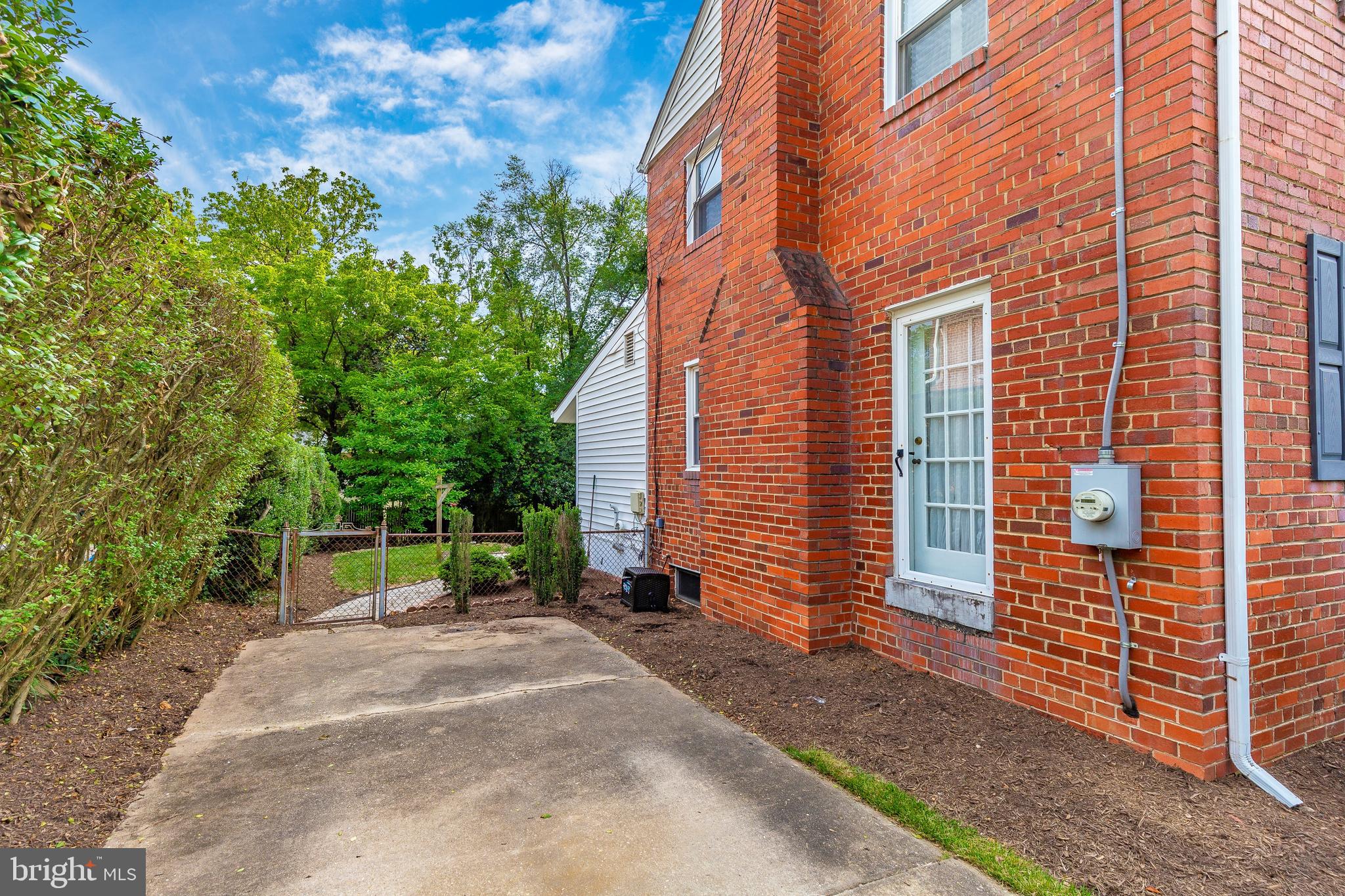 2702 Avena Street Silver Spring, MD 20902 - Photo 30 of 36 Exterior (Side)