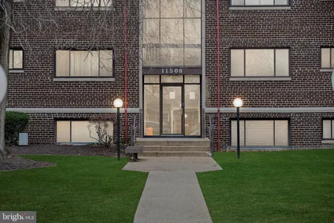 $217,500 | 11508 Bucknell Drive, Unit 203, Silver Spring, MD 20902