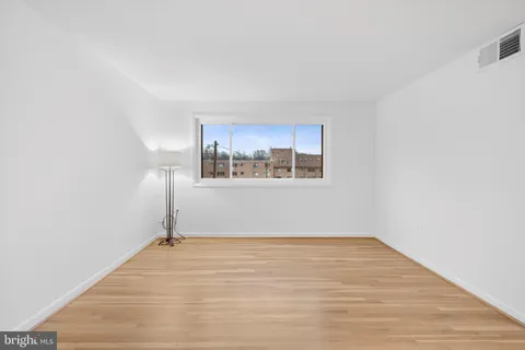 $217,500 | 11508 Bucknell Drive, Unit 203, Silver Spring, MD 20902