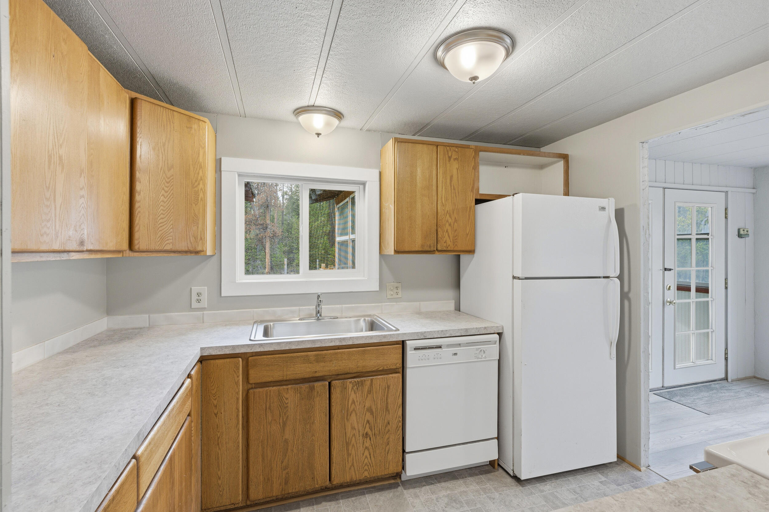 7240 Howard Road La Pine, OR 97739 - Photo 13 of 42 10_7240 howard rd-10