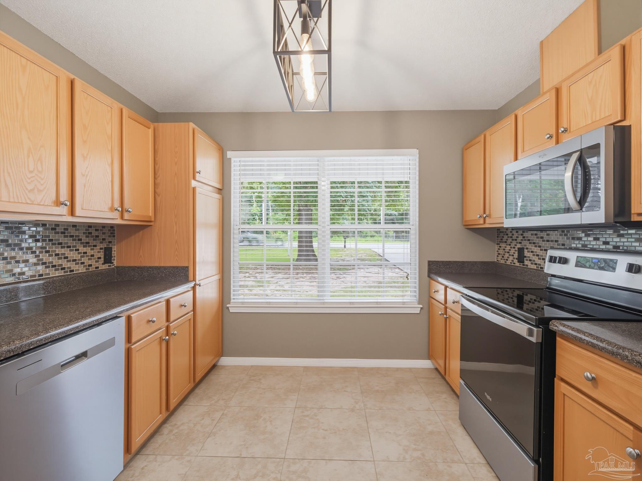 5523 Berryhill Road Milton, FL 32570 - Photo 4 of 30 Gallery Image 4