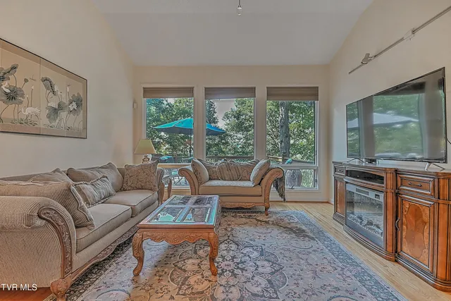 $740,000 | 230 Charlie Avenue, Piney Flats, TN 37686