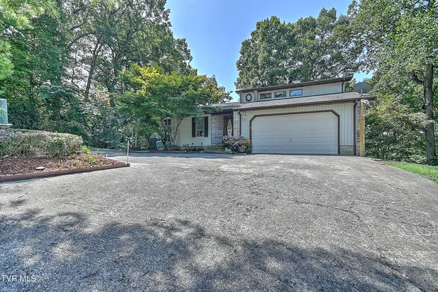 $740,000 | 230 Charlie Avenue, Piney Flats, TN 37686