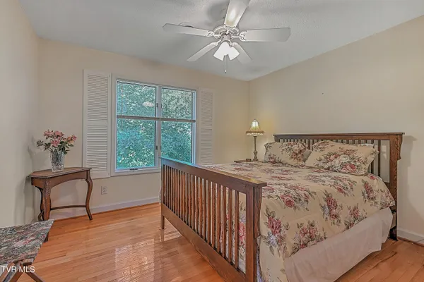 $740,000 | 230 Charlie Avenue, Piney Flats, TN 37686