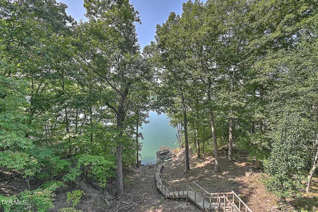 $740,000 | 230 Charlie Avenue, Piney Flats, TN 37686